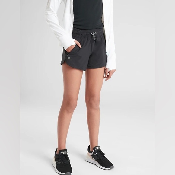Athleta Other - ATHLETA GIRL CRUISER SHORT